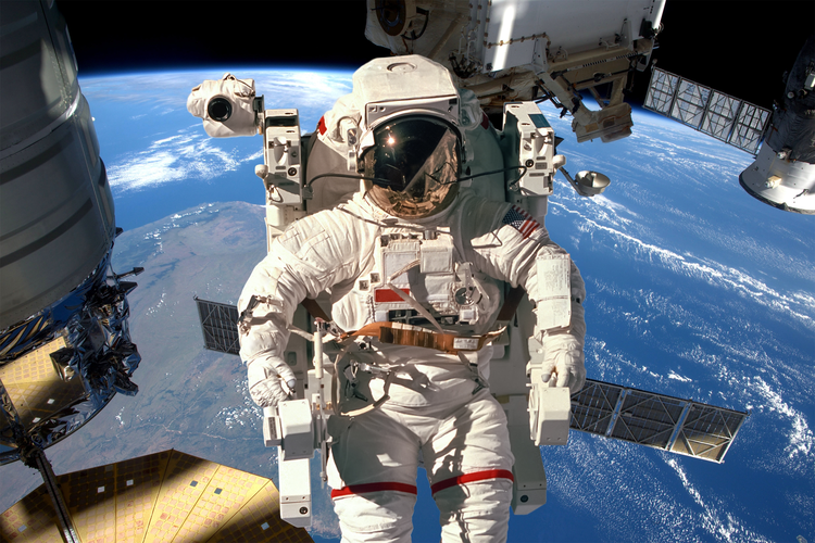 astronauta en la ISS