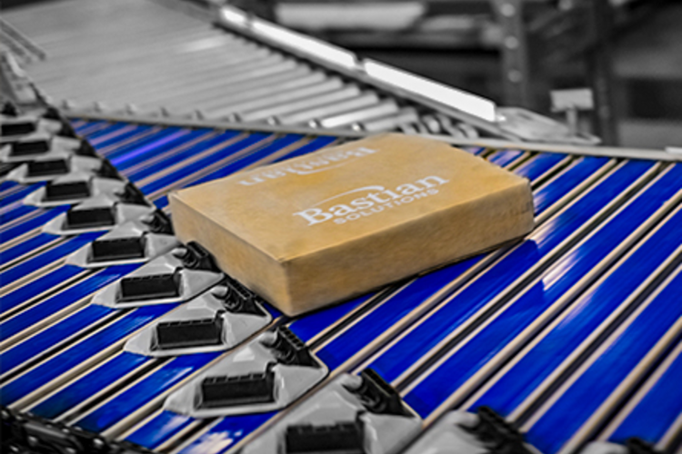 Bastian Solutions Advances Manufacturing Center: paquete en una línea de ensamblaje automatizada