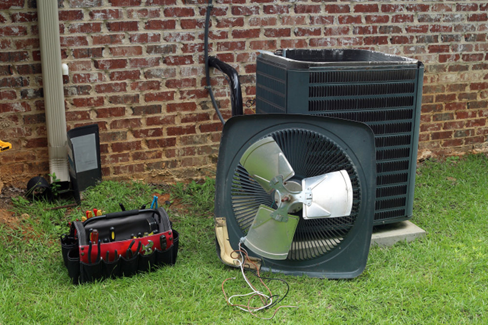 Reparación de ventilador y condensador de servicio HVAC