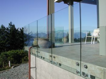 Barandilla de protección de vidrio autoportante