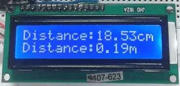 El funcionamiento del circuito de medición de distancia y el resultado final en la pantalla LCD