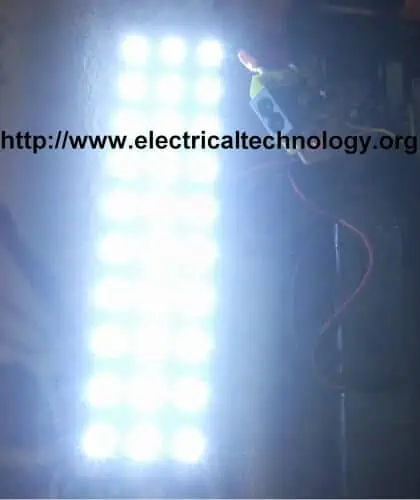 Luz LED de emergencia.-Potente amplificador-Barato-Circuito-LED-716-Luz de emergencia-Esquema