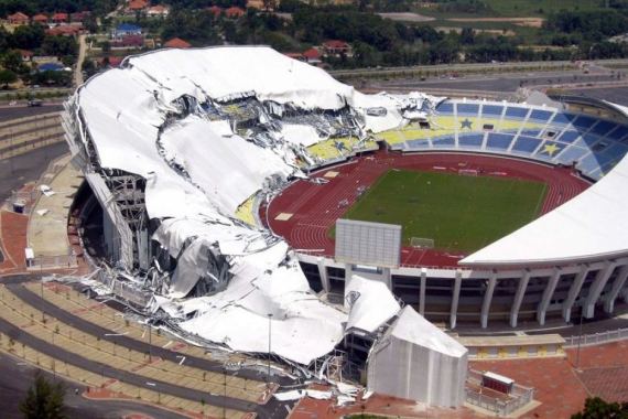 Techo colapsado del estadio Sultan Mizan Zainal Abidin, Malasia