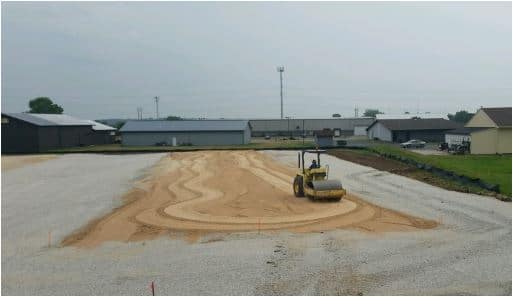 Construcción de estacionamiento de pavimento de concreto - preparación del terreno -