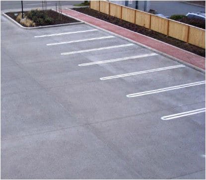 marcas de estacionamiento de concreto