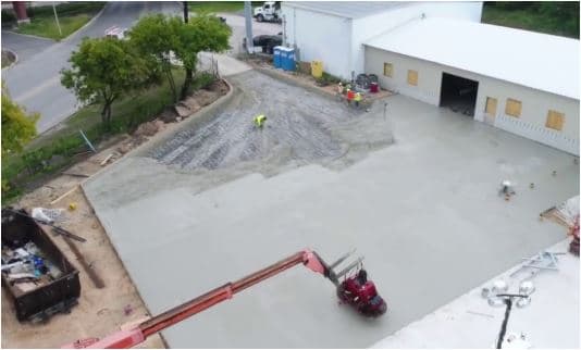 Construcción de estacionamientos de concreto Colocación y acabado de concreto
