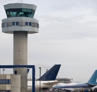 torre de control del aeropuerto