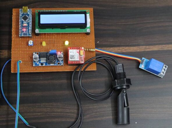 Sistema de monitoreo de nivel de agua basado en GSM usando Arduino